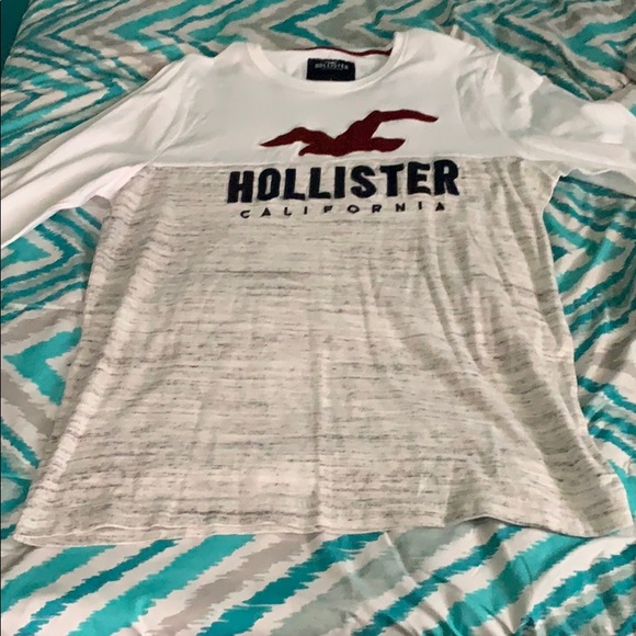 Hollister Graphic Tee - Picture 1 of 3